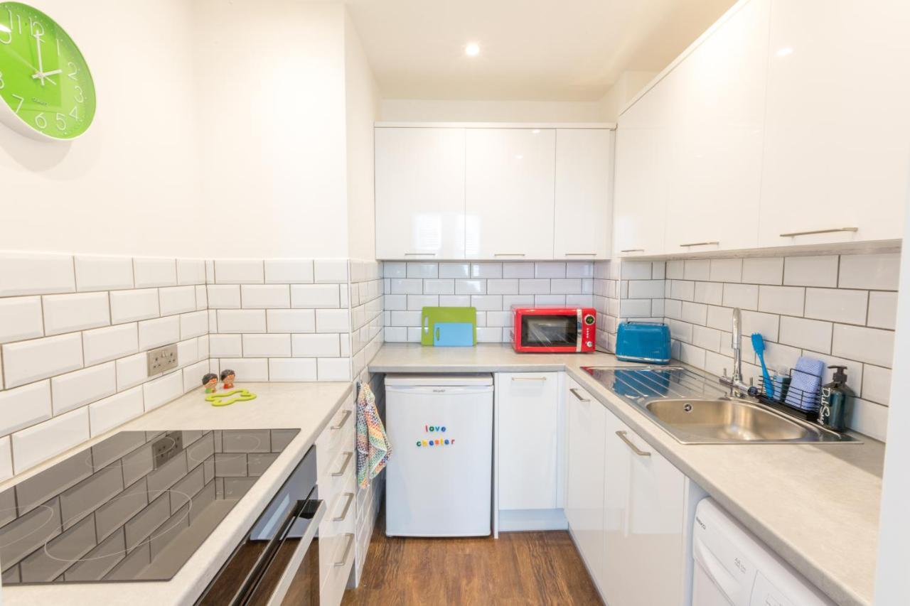 Chester Stays - Lovely Apartment In The Heart Of Chester With Free Parking エクステリア 写真